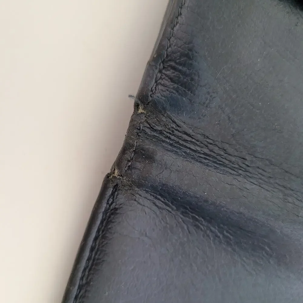 Fair Salvatore‎ Ferragamo Gancini Wallet Medium Bifold Navy Blue Unisex